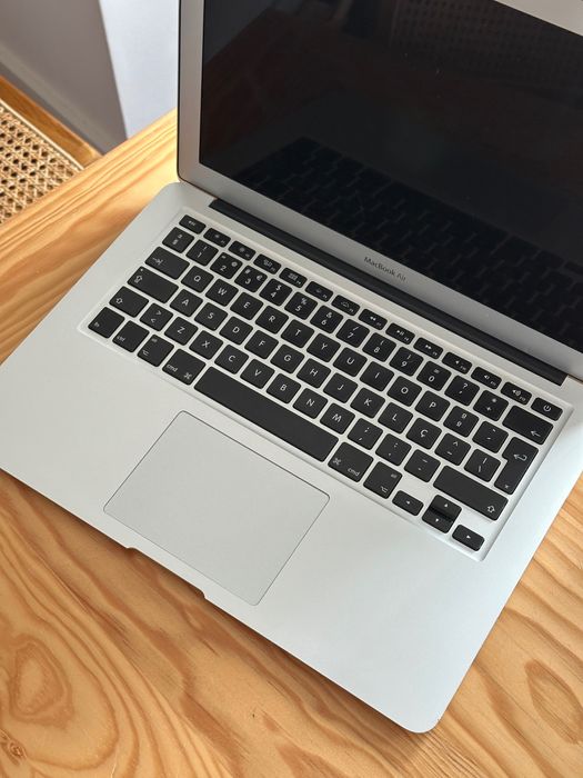 MacBook Air 13 1,6 GHz Intel Core i5 com dois carregadores