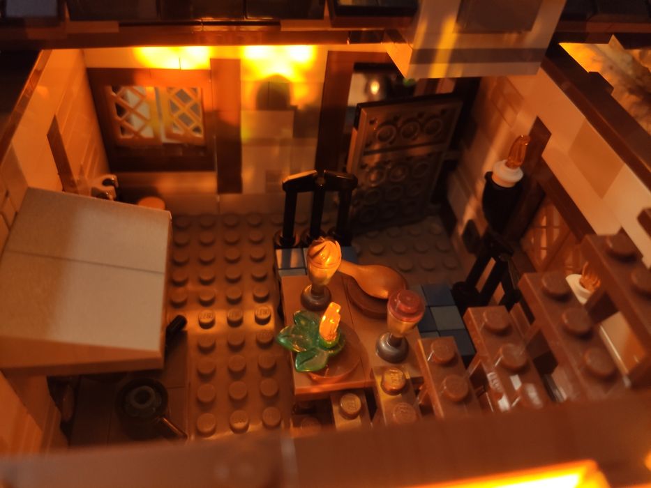 LEGO Ideas 21325 Średniowieczna Kuźnia – komplet z podświetleniem LED