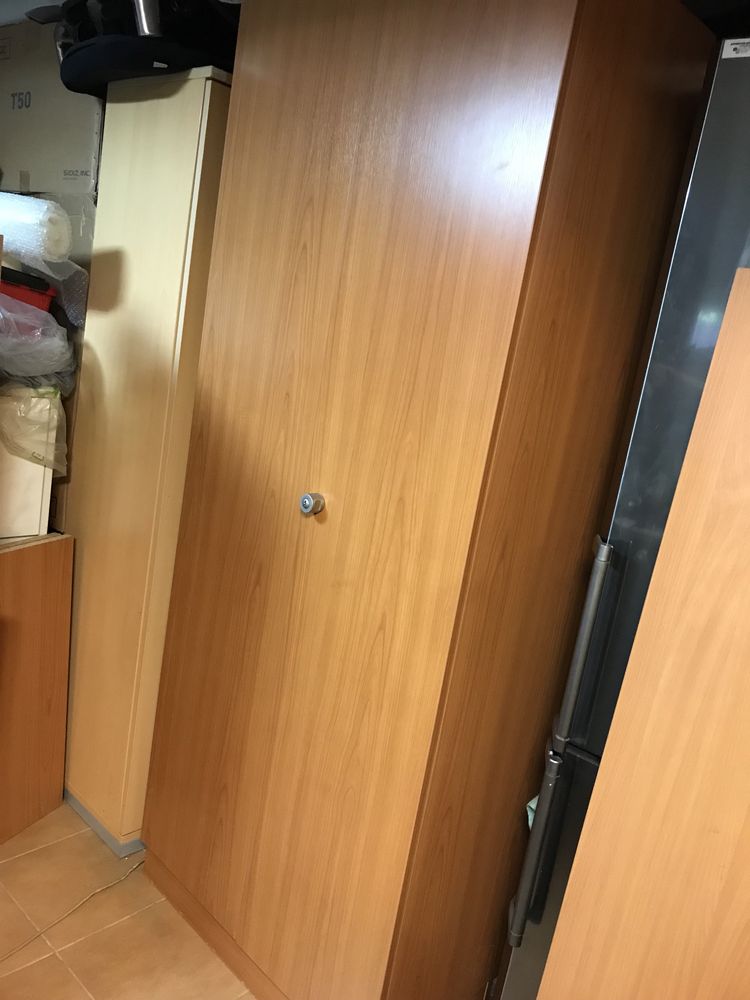 Sprzedam szafę z półkami