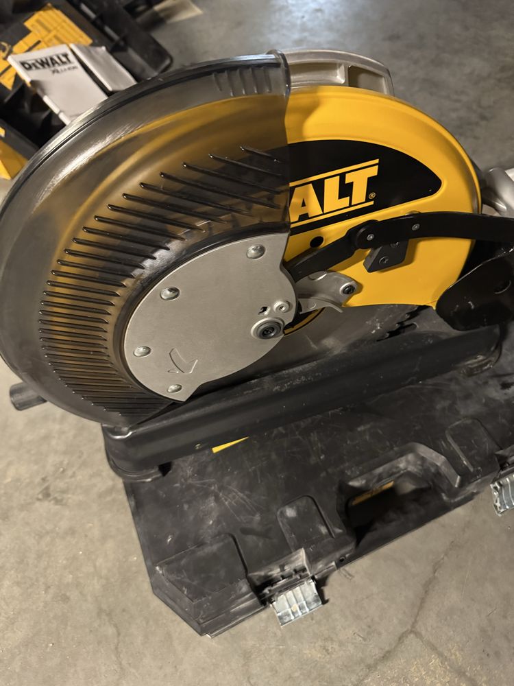 Piła do metalu Dewalt DW872