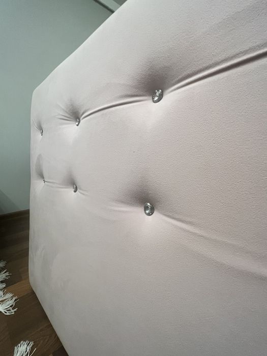 Zagłówek łóżka pikowany