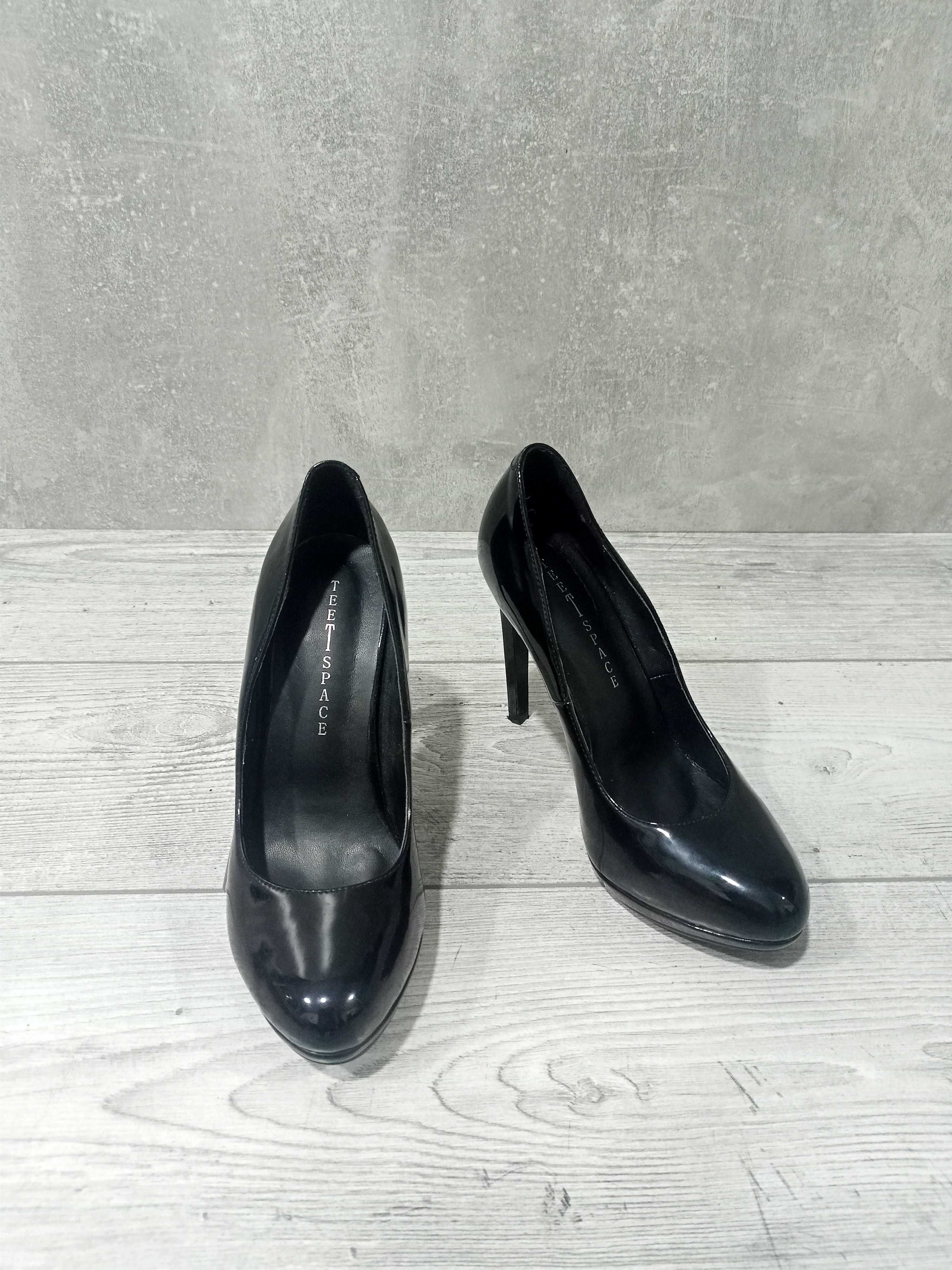 Туфлі жіночі чорні на підборах
