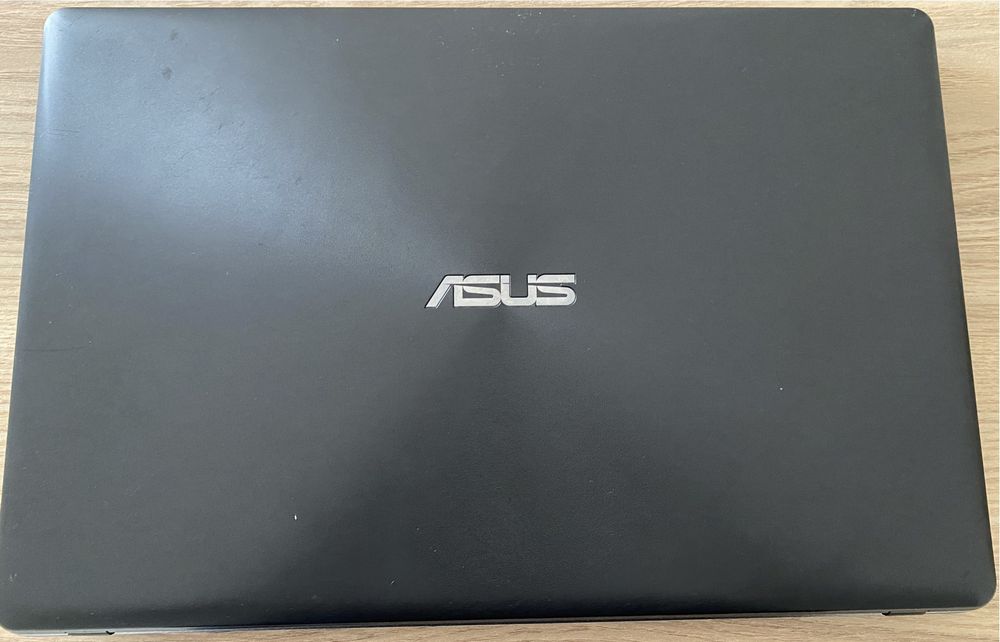 Portatil Asus K550C