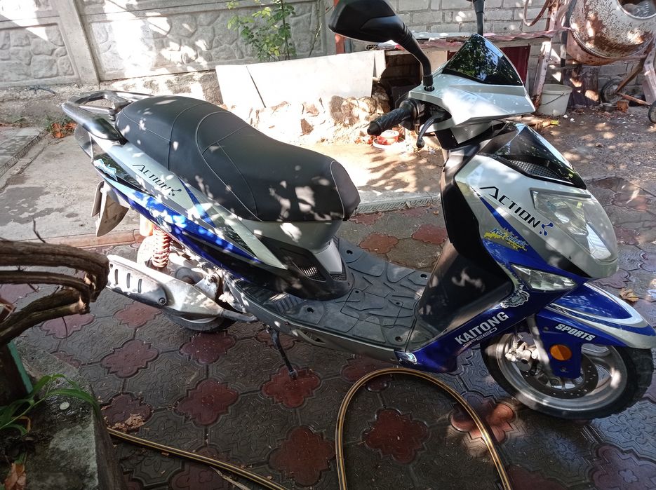 Продам скутер 150 кубов