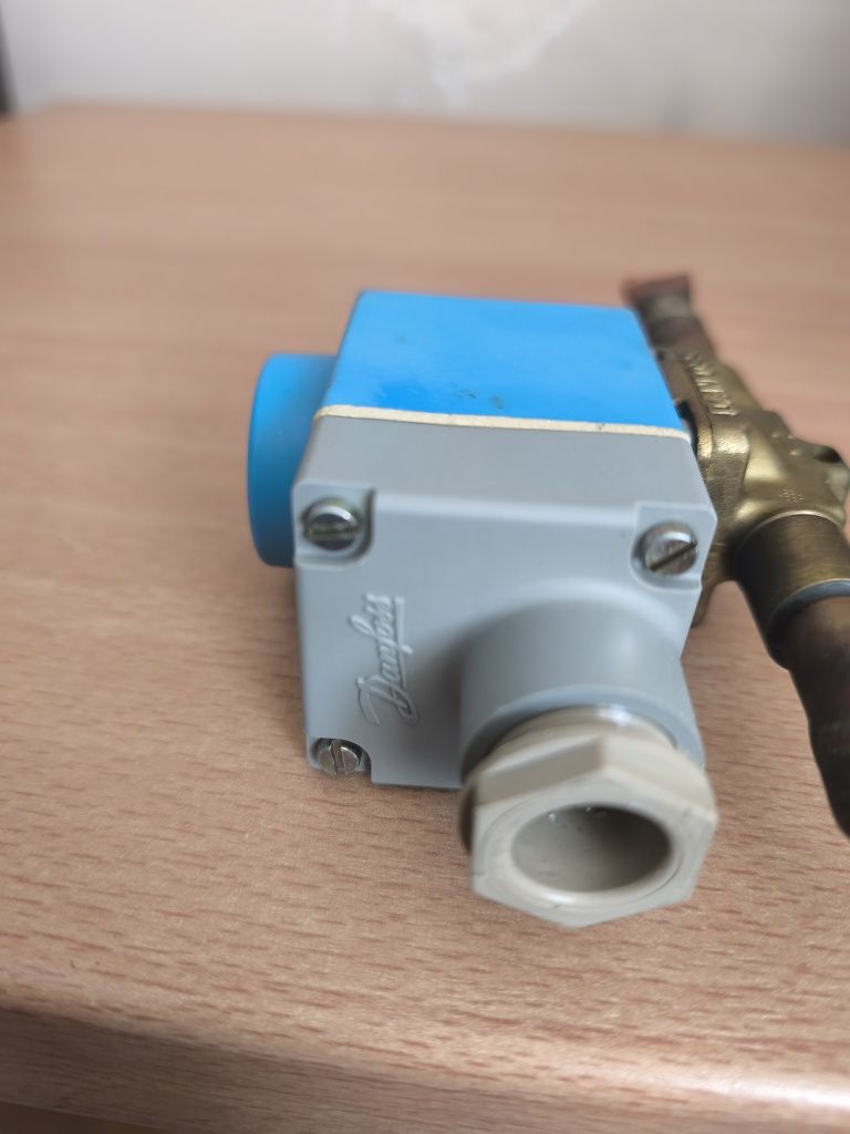 Zawór Danfoss EVO 103 z cewką 230V 50Hz IP65 (lut. 16 mm (5/8")) 032L2