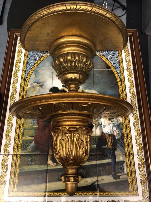 Penhas Grandes em Talha Dourada