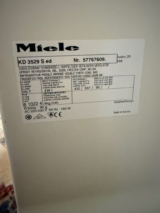 Холодильник Miele