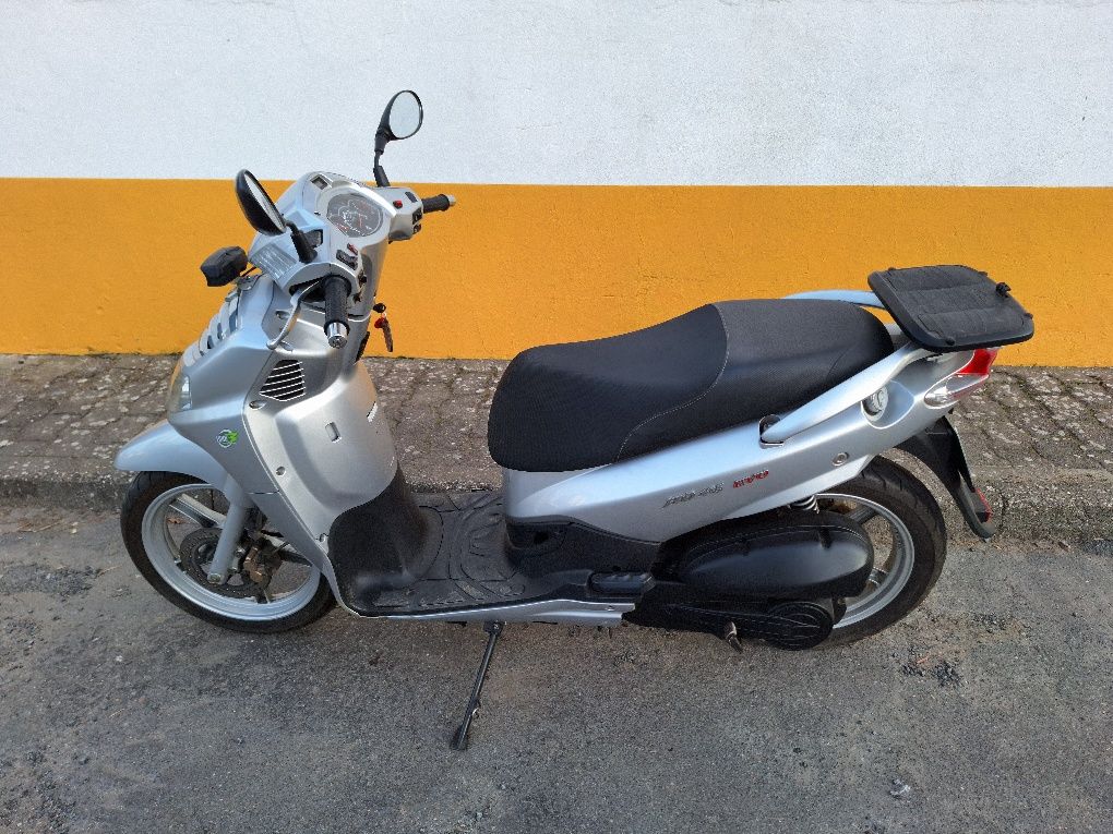 Sym HD 125 EVO, scooter