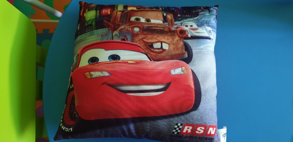 MC Queen: relógio, carteira, porta chaves, jogo, almofada