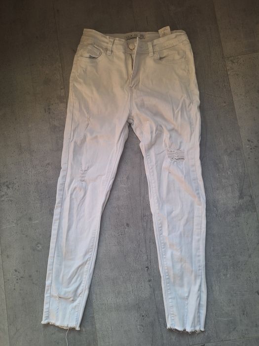 Spodnie białe 3/4 rozm.M