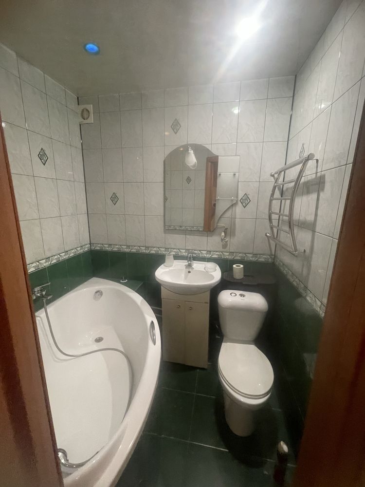 Продам. 1 ком , Половки