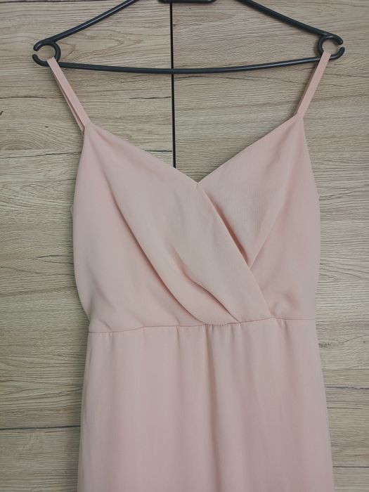 Długa letnia sukienka na ramiączkach maxi na wesele chrzciny komunia