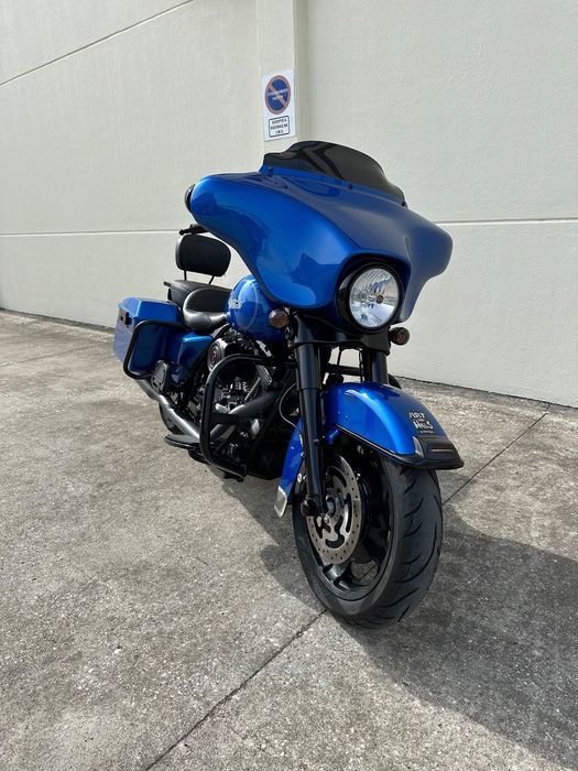 Harley-Davidson FLHT
