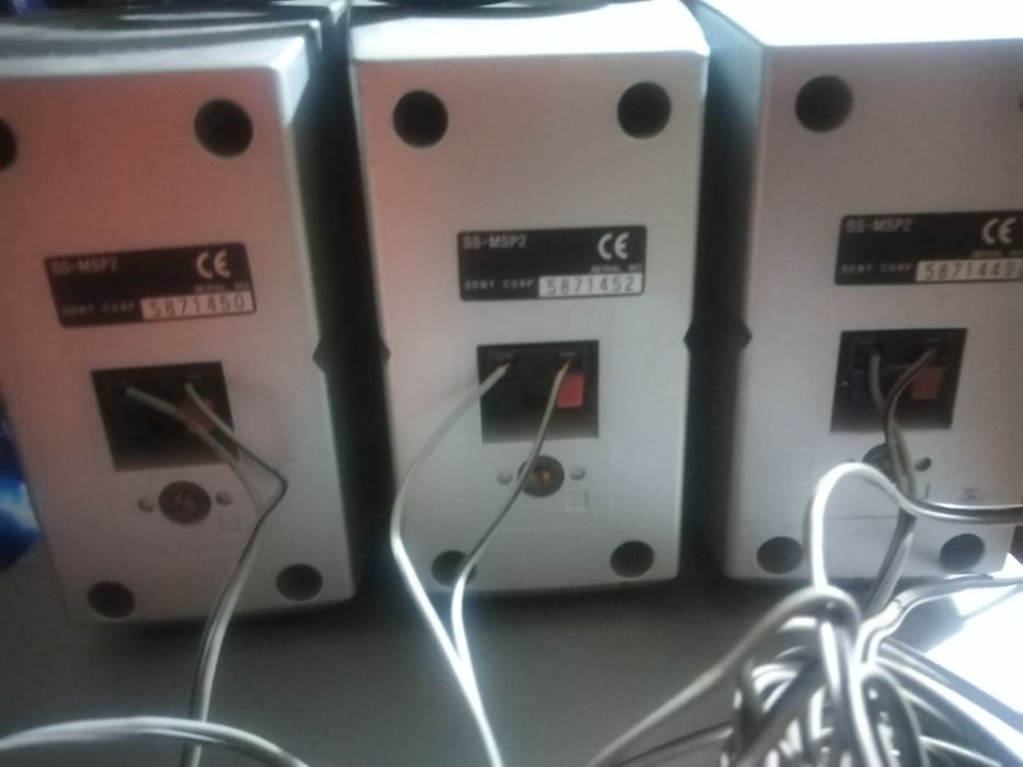 Leitor DVD + subwoofer + 3 colunas satelites