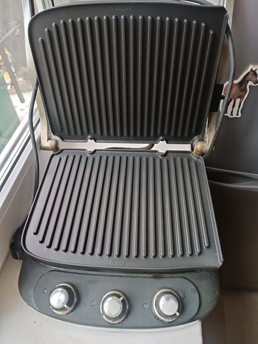 Електрогриль DeLonghi CGH 900