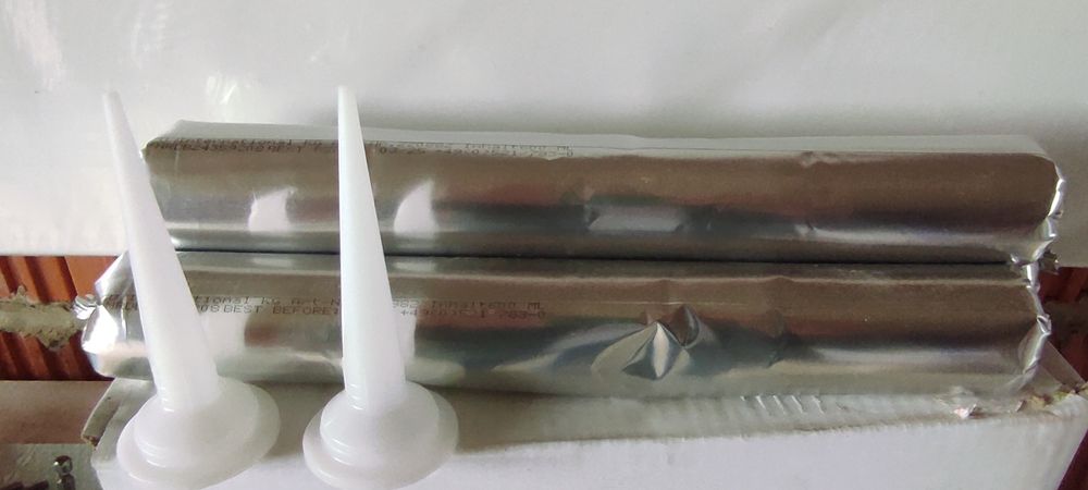 Silikon czarny 600 ml kiełbaska 12 sztuk