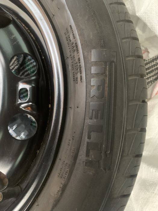 185/60/r15 pirelli  диск 5*100 было на запаске ставилось 1 раз