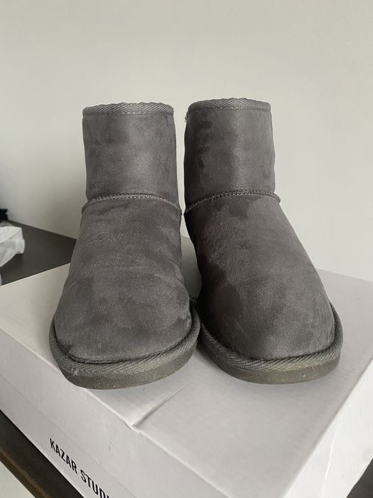 Уггі Kazar Studiо