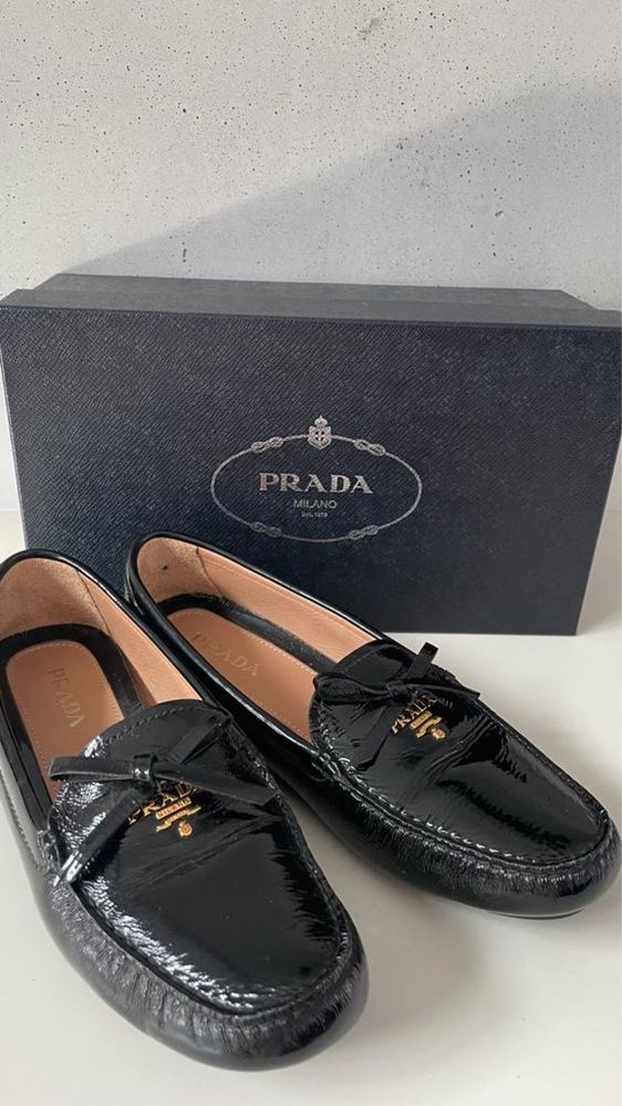 Nowe nie uzywane mokasyny Prada