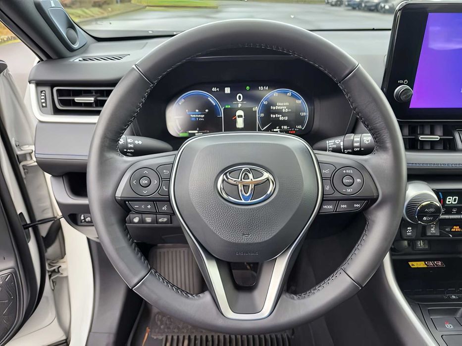 Toyota RAV4      2023