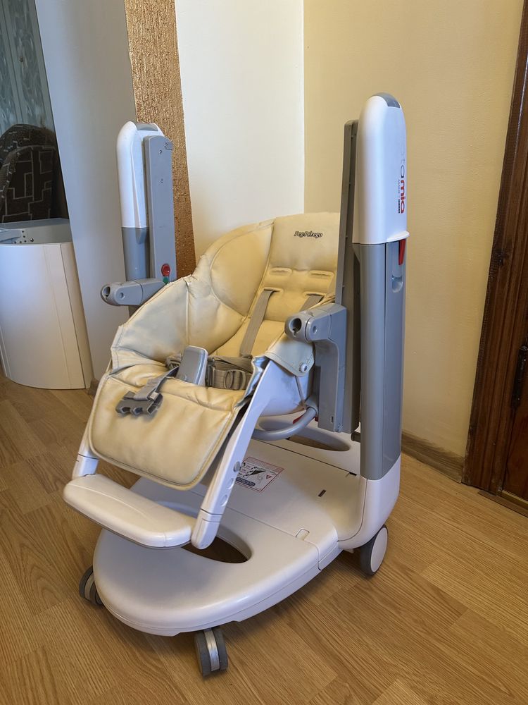 Дитячий стілець-гойдалка Peg Perego tatamia