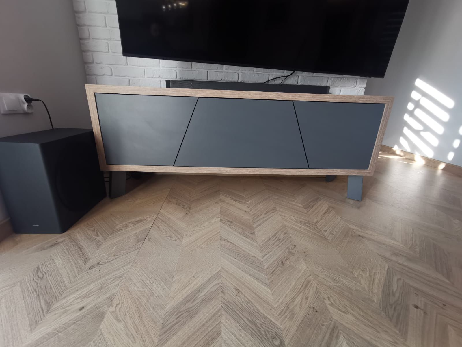 Szafka Rtv od stolarza
