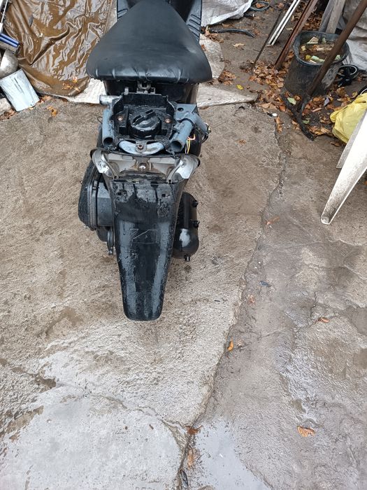 Скутер Сузуки Лец