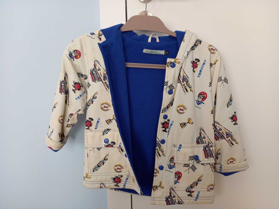 Kurtka przeciwdeszczowa z wyścigówkami 5 - 6 lat