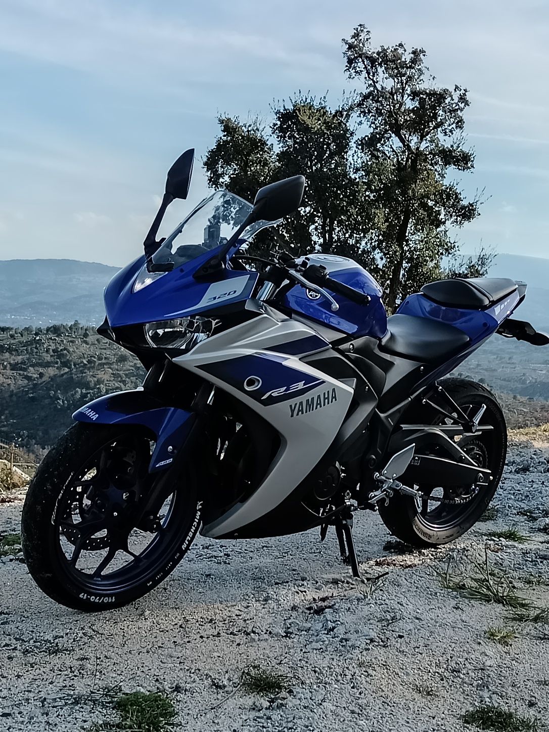 Yamaha R3 Race Blue