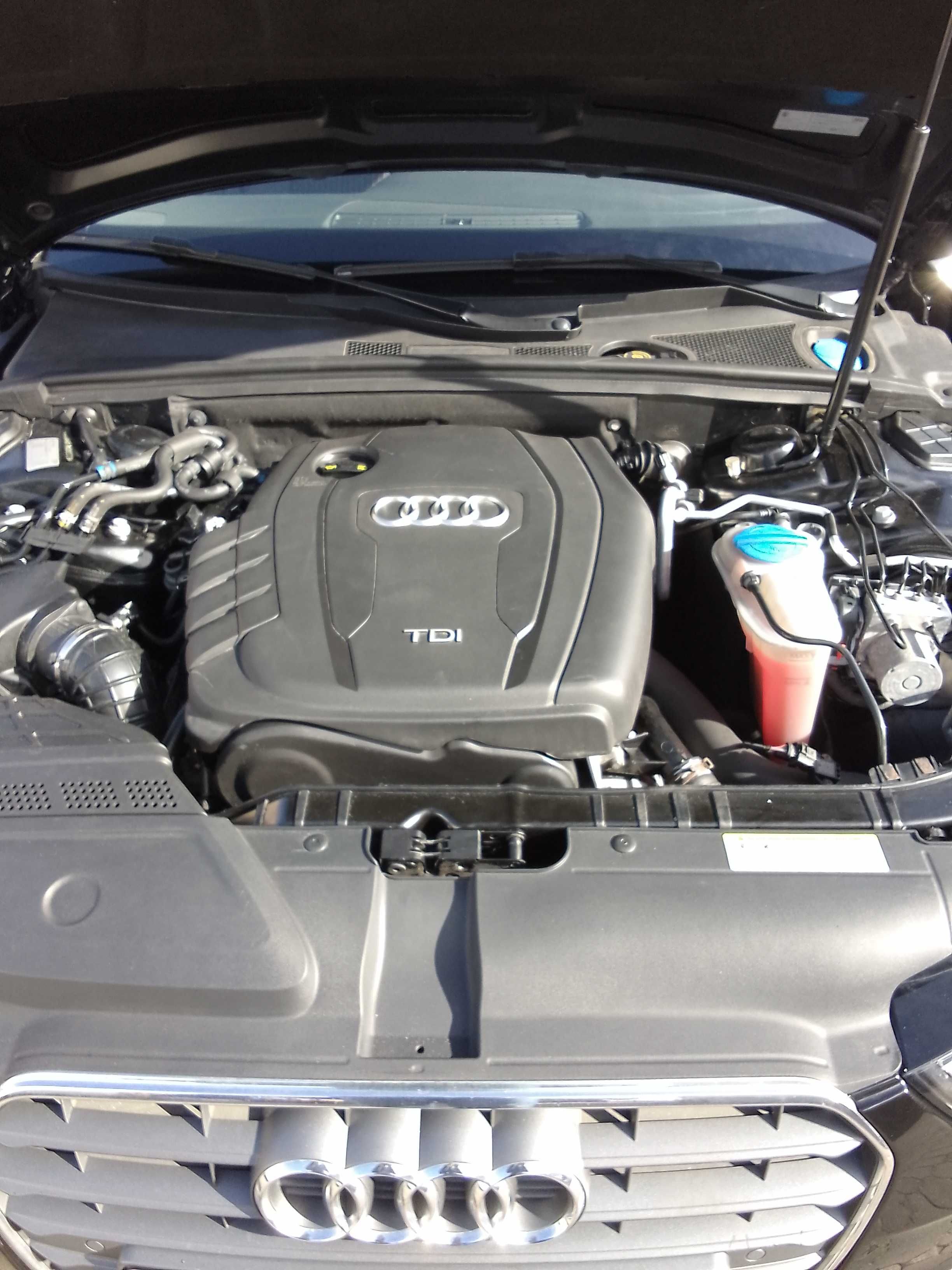 Audi A4 b8 lift,2.0tdi,10.2014r,150KM,automat,bogato wyp.,stan bdb.