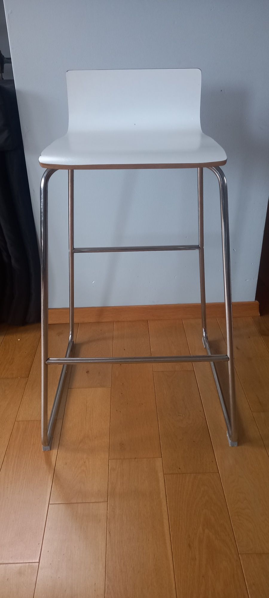Komplet Hoker / krzesło barowe / stołek barowy 3 szt. + stół barowy Ik