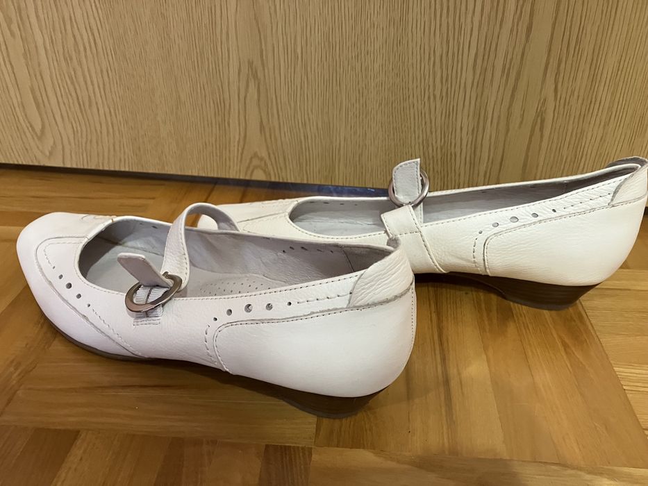 Buty białe Medicus rozmiar 7