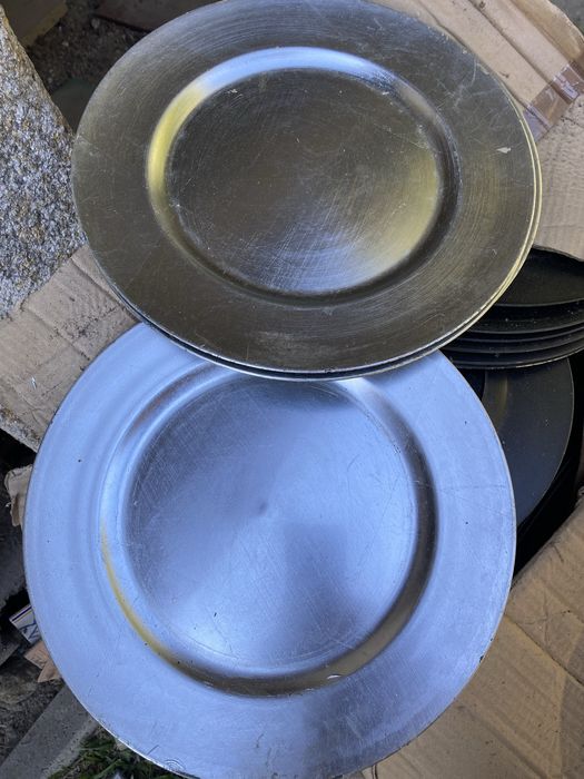 Prato marcador prateado e bordeaux