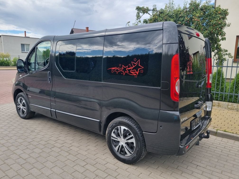 2012 Opel VIVARO 2,0CDTI Tour caravele multivan osobowy Renault trafic