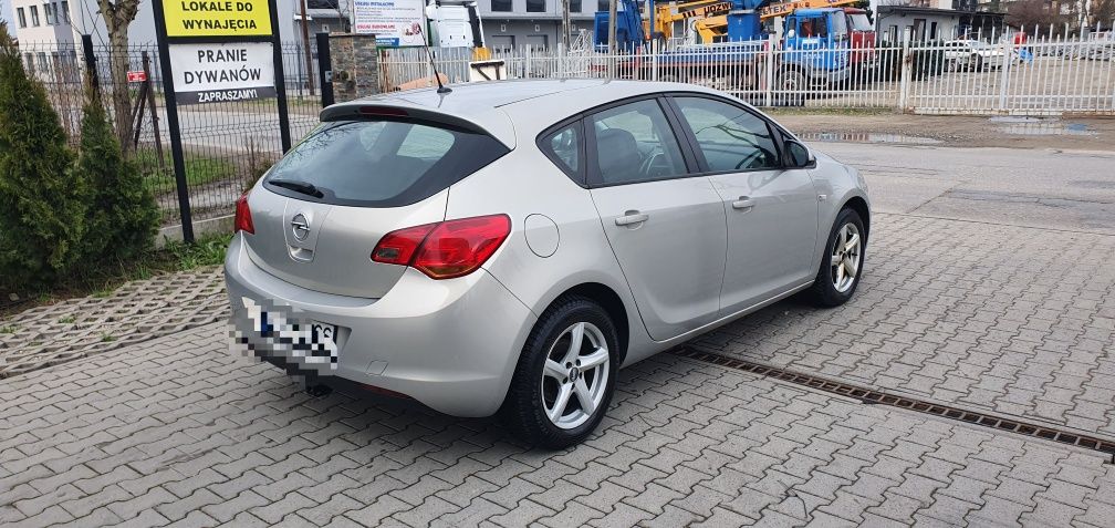 Opel Astra 1.4 Benzyna Zadbana !