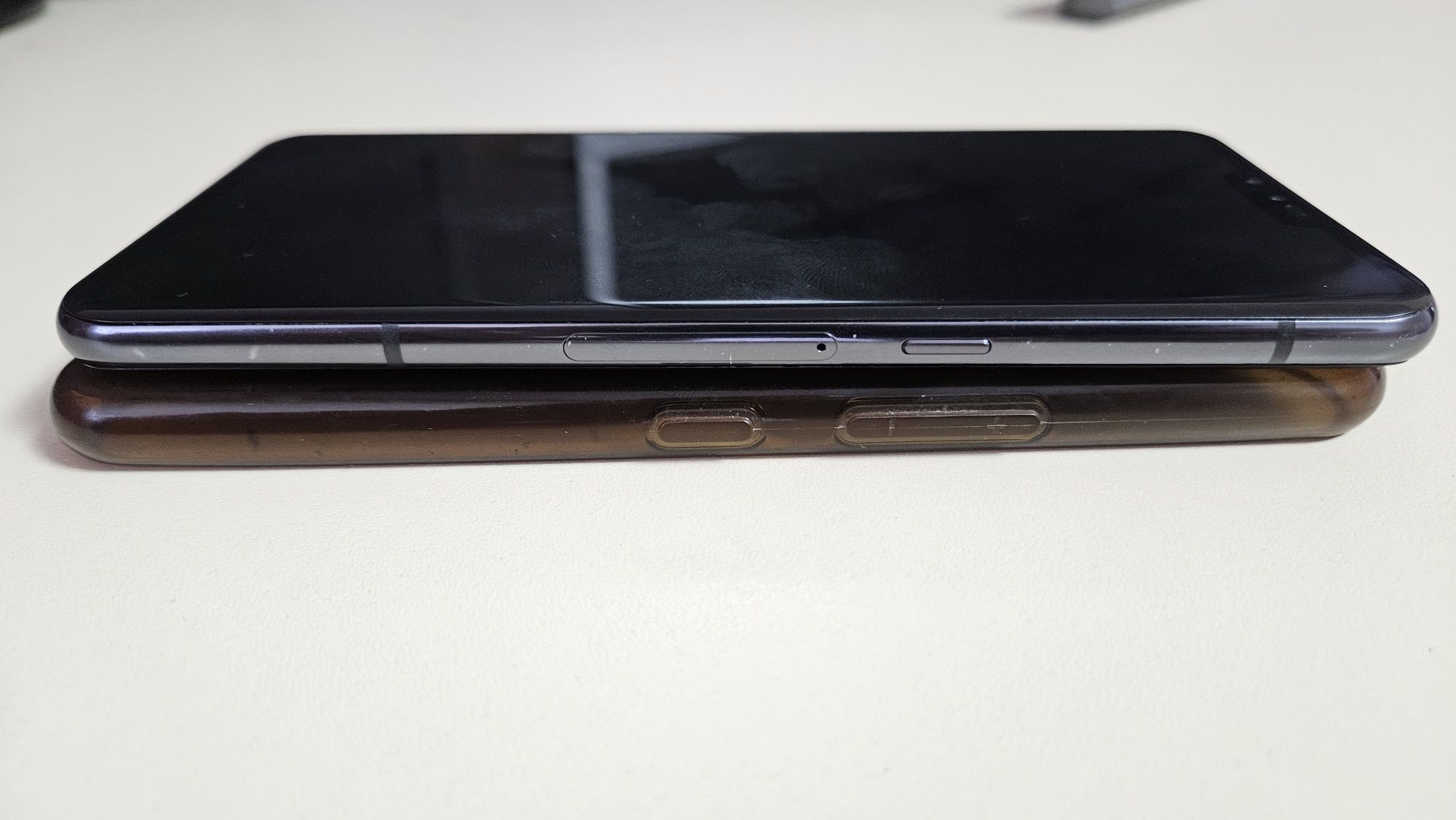 LG V50 ThinQ 5G 6/128 (LM-V450PM) Aurora Black
Процесор Qualcomm Snapd