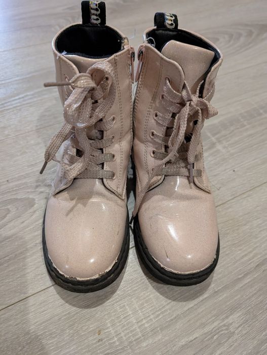 БЕЗКОШТОВНО  віддам взуття