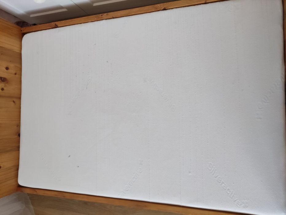 Łóżko dziecięce drewniane do 140cm z materacem