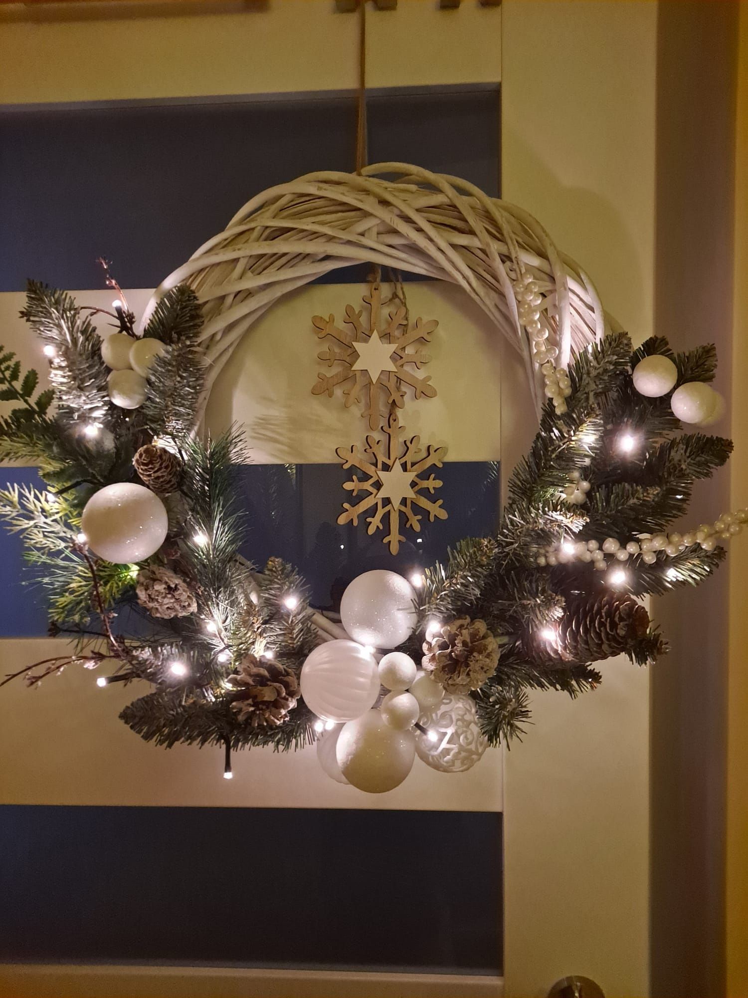 Wieniec, stroik świąteczny na drzwi LED