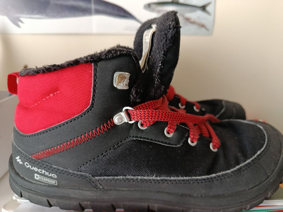 Botas Quechua waterfroof tamanho 37