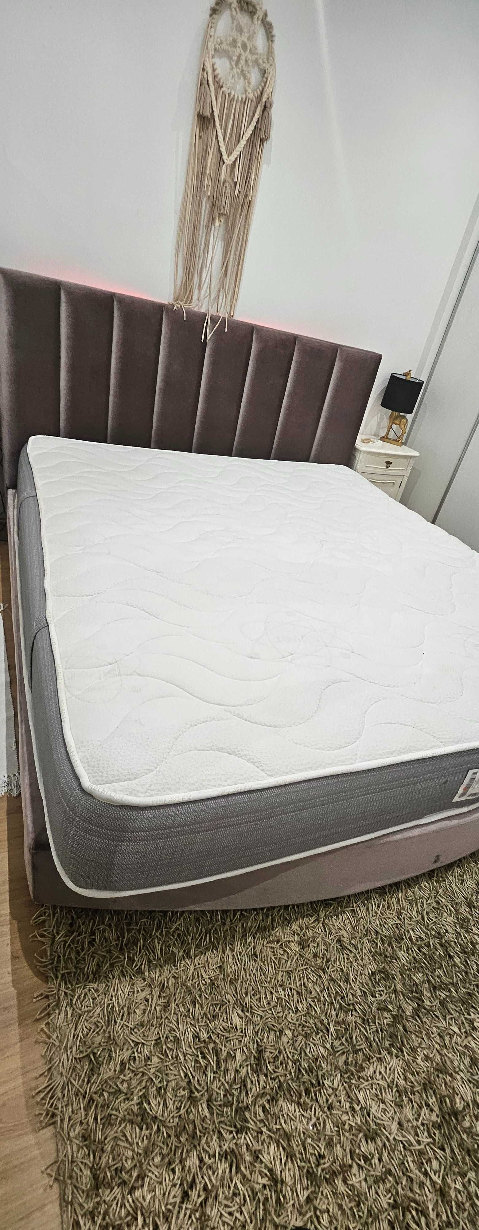 Cama Com cabeceira em tecido - king size