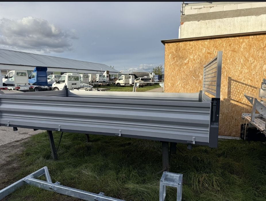 Nowa wywrotka wywrotka, kiper