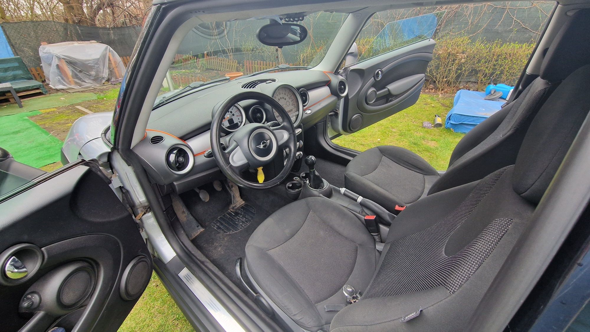 Mini. Cooper.   R56