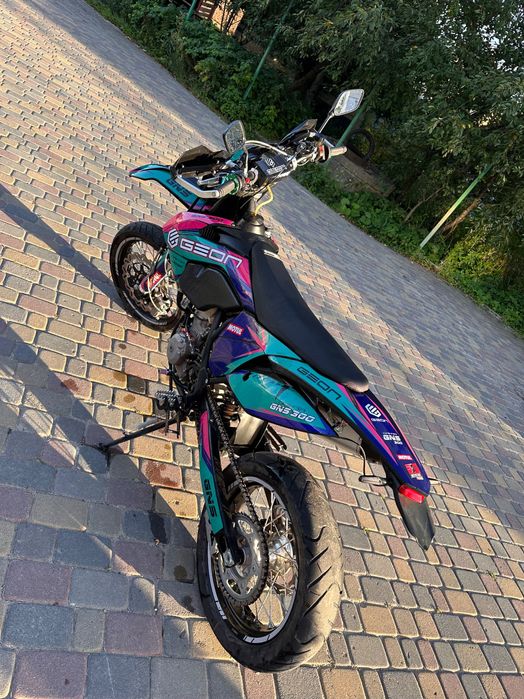Geon Dakar GNS 300r