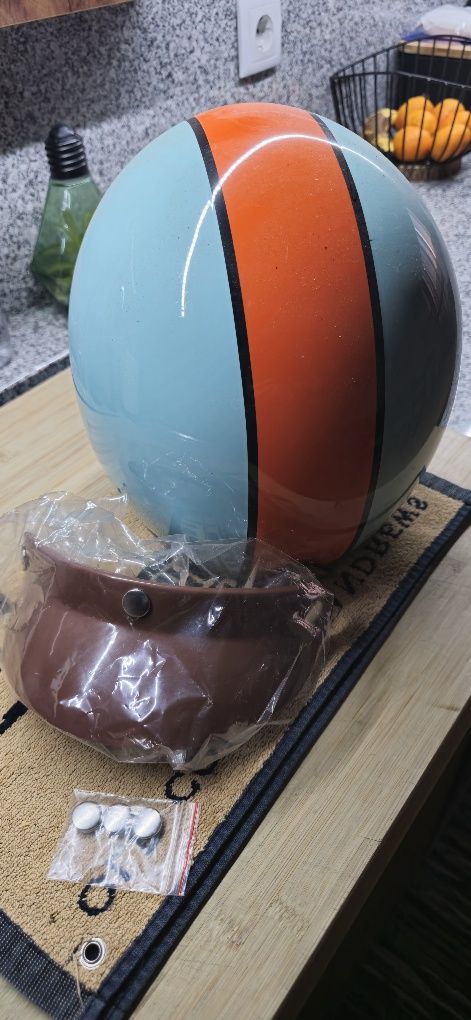 Capacete Retro ‼️Visivel = Disponivel‼️