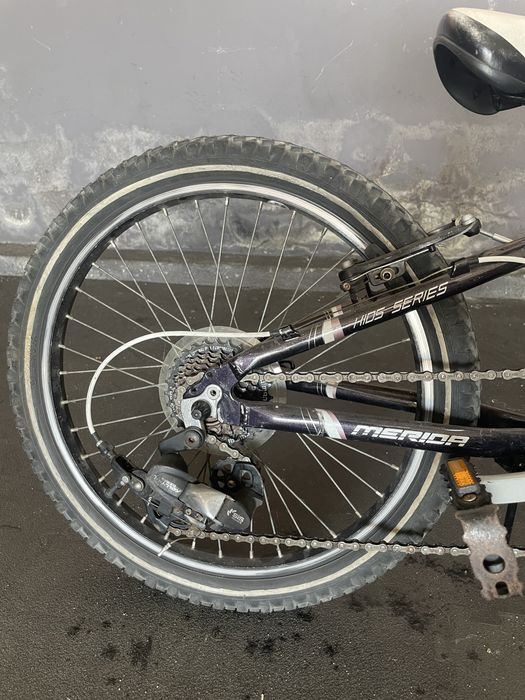 Bicicleta merdia de criança