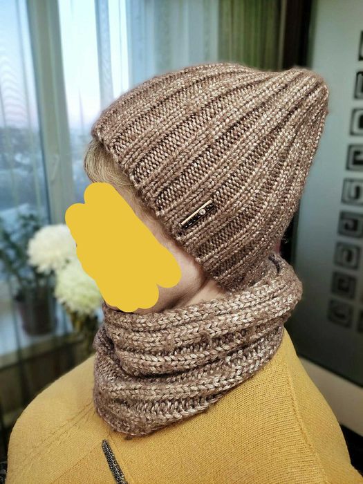 Женская шапка с хомутом Осень-Весна Комплект