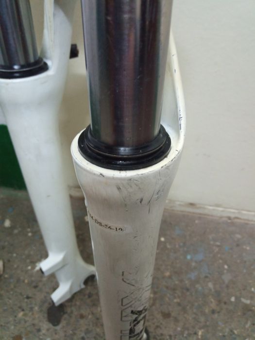 Вилки santour xcm під 26 колеса,