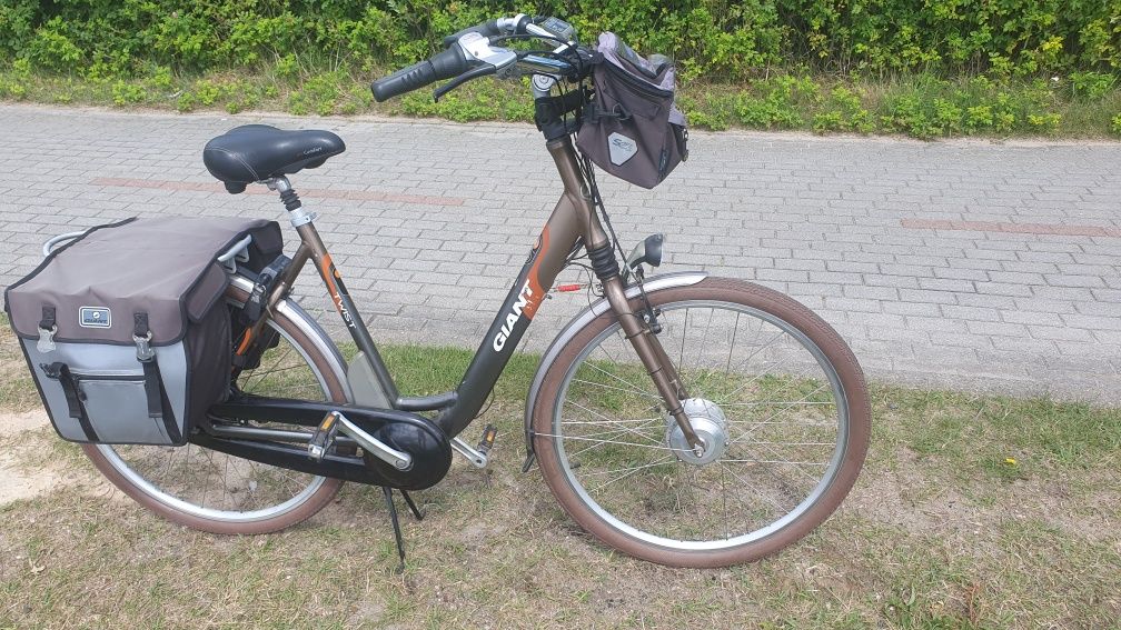 Rower  z wspomganiem elektrycznym Giant