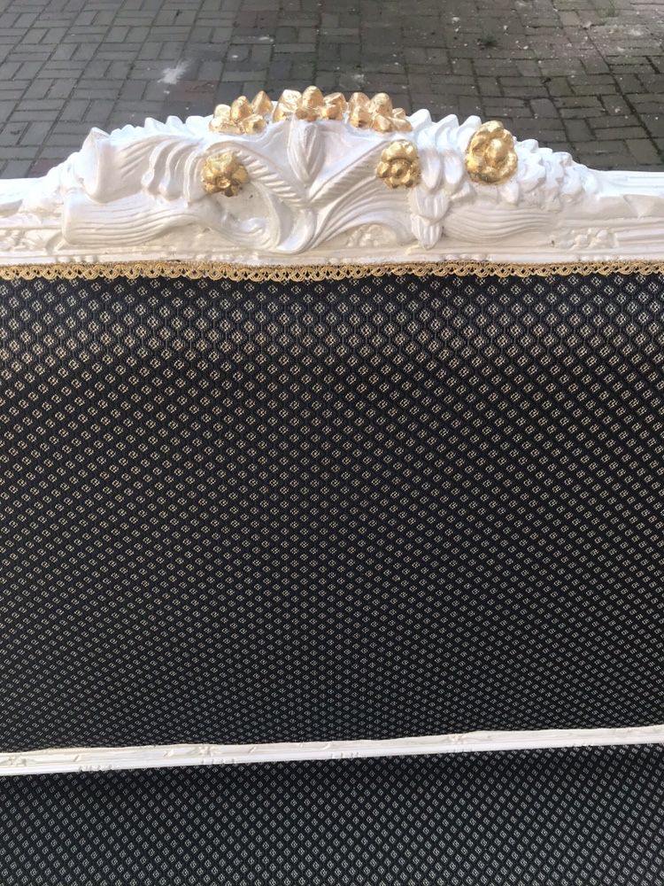 Gustawianska sofa